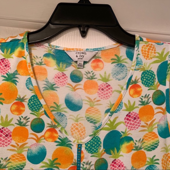 Crown & Ivy Pineapple Print Sleeveless Top-Size Sm - Picture 3 of 7